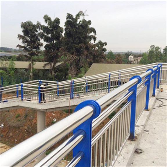 201不銹鋼復(fù)合管護欄